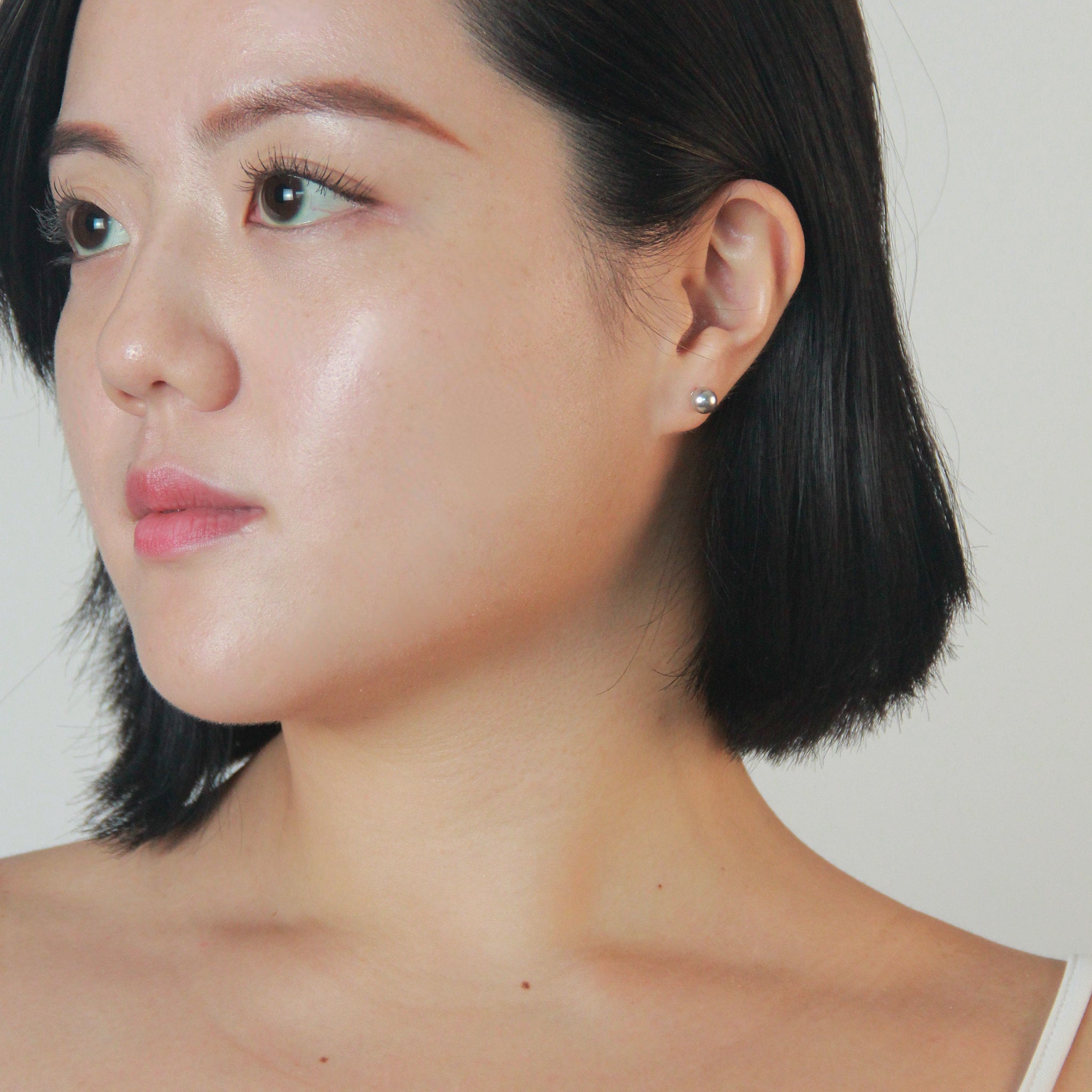 Naomi Black Pearl Earrings
