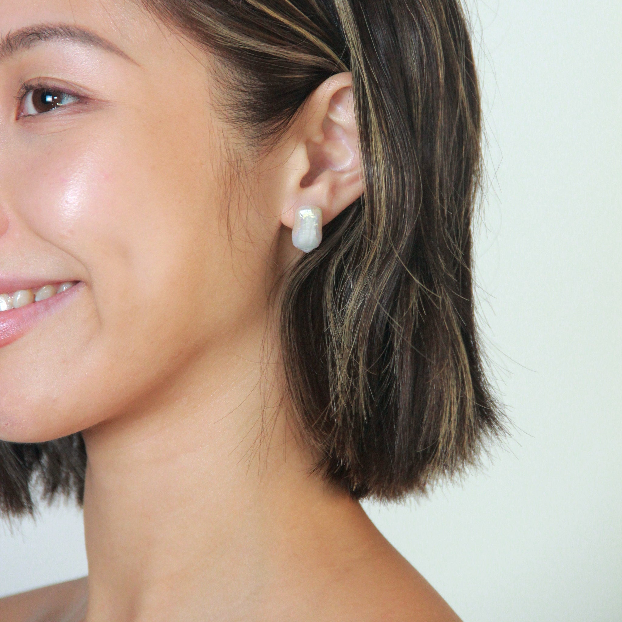 The Pao Pearl Earrings