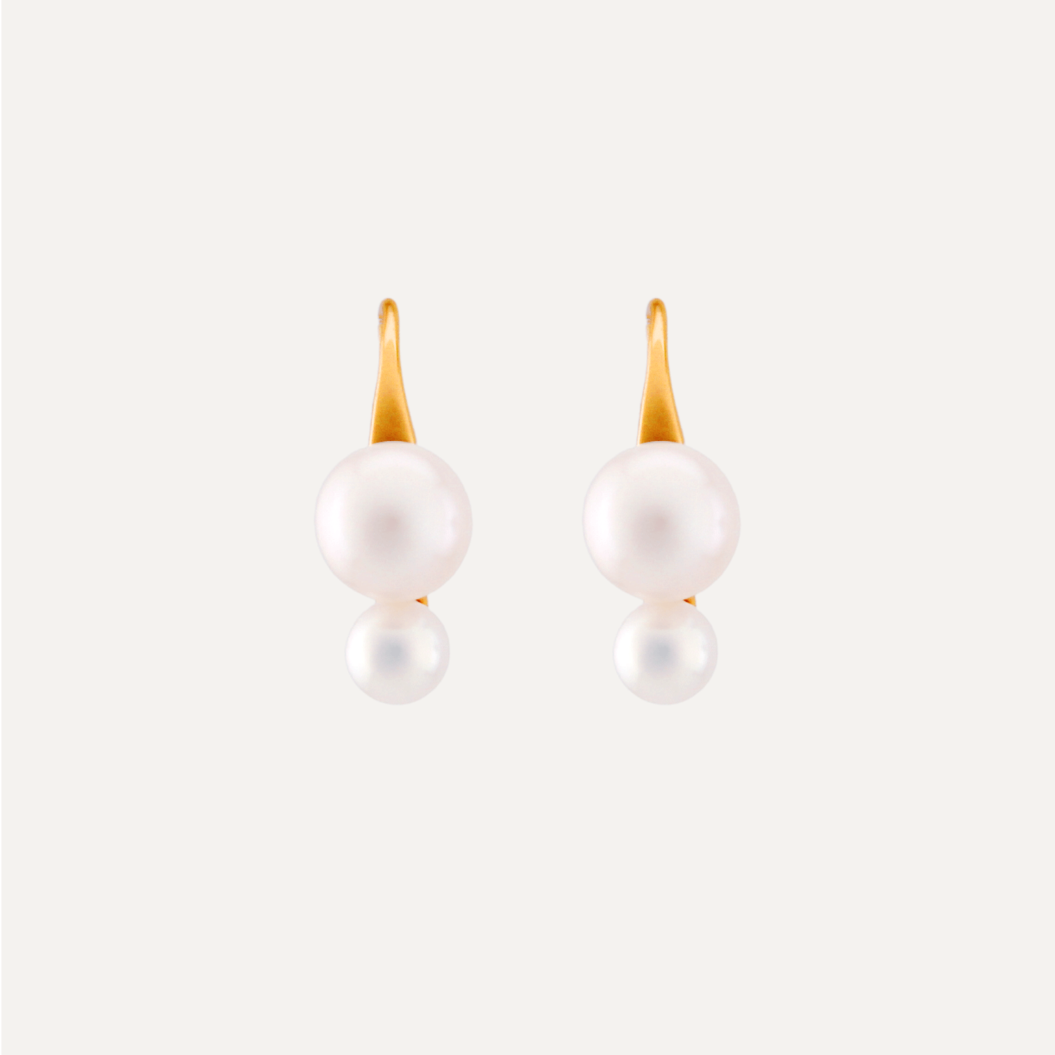 Chloe Pearl Earrings