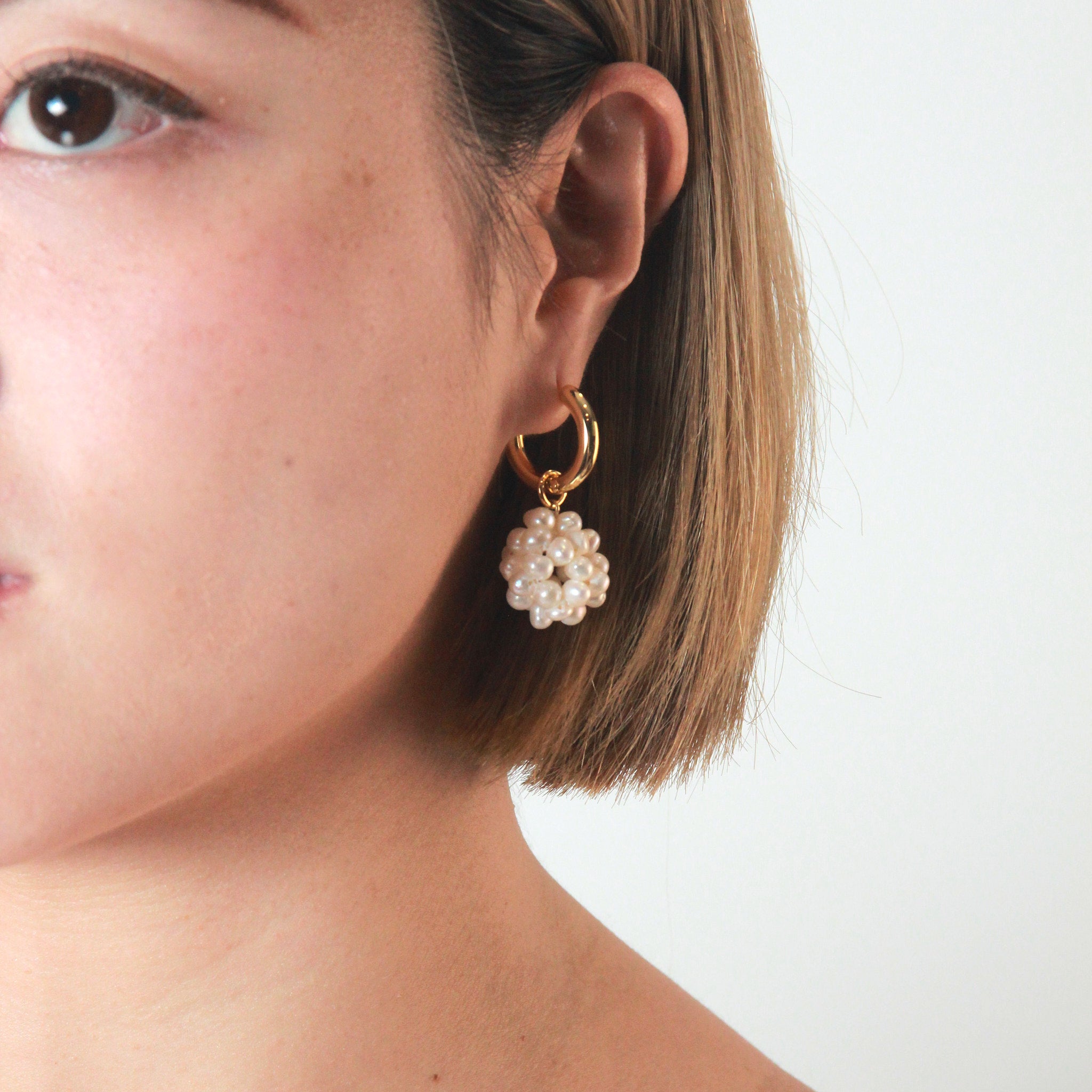 Oui Oui Pearl Earrings